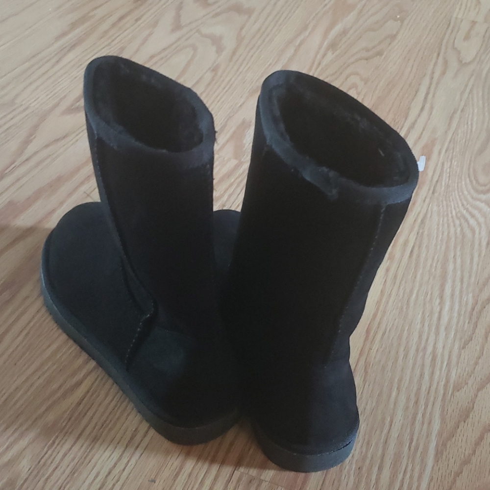 Brand New Hot Tomato 8 medium Women black boots